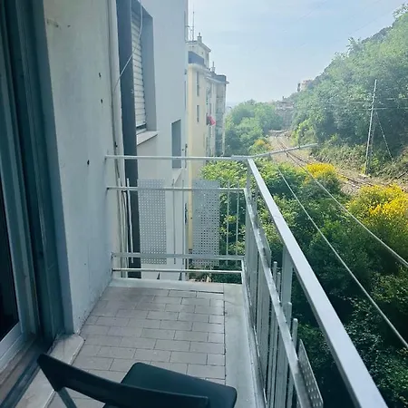 Apartment Entire 3 Bed Apartment,centrum Genoa