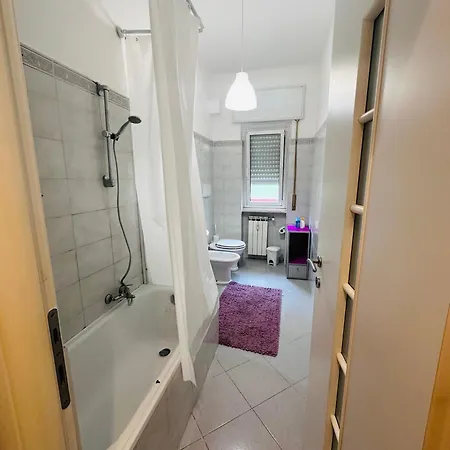 Apartment Entire 3 Bed Apartment,centrum Genoa
