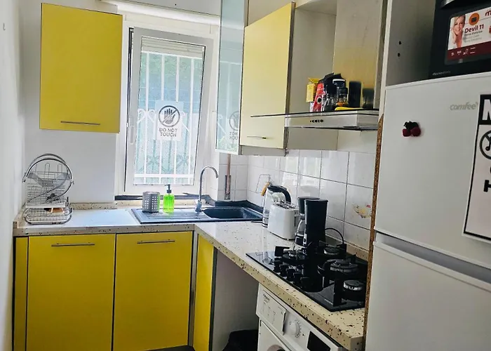 Entire 3 Bed Apartment,centrum アパート ジェノヴァ
